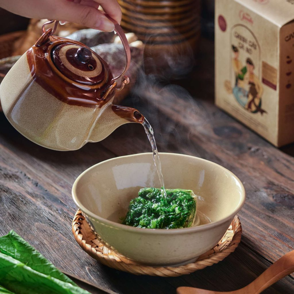 Rot Nuoc Soi Vao Canh Cai